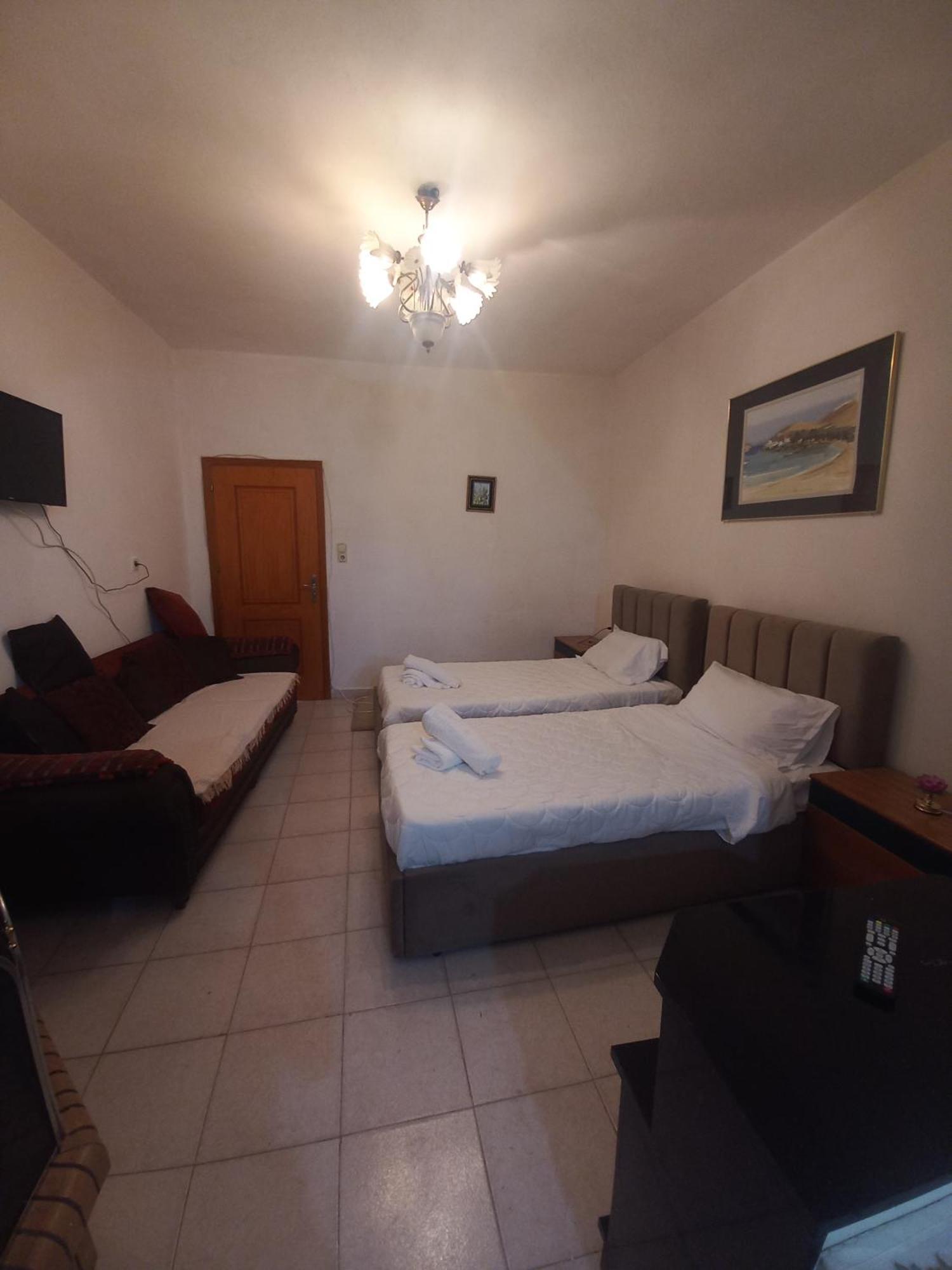 Aleko Guest House Gjirokastër Екстериор снимка