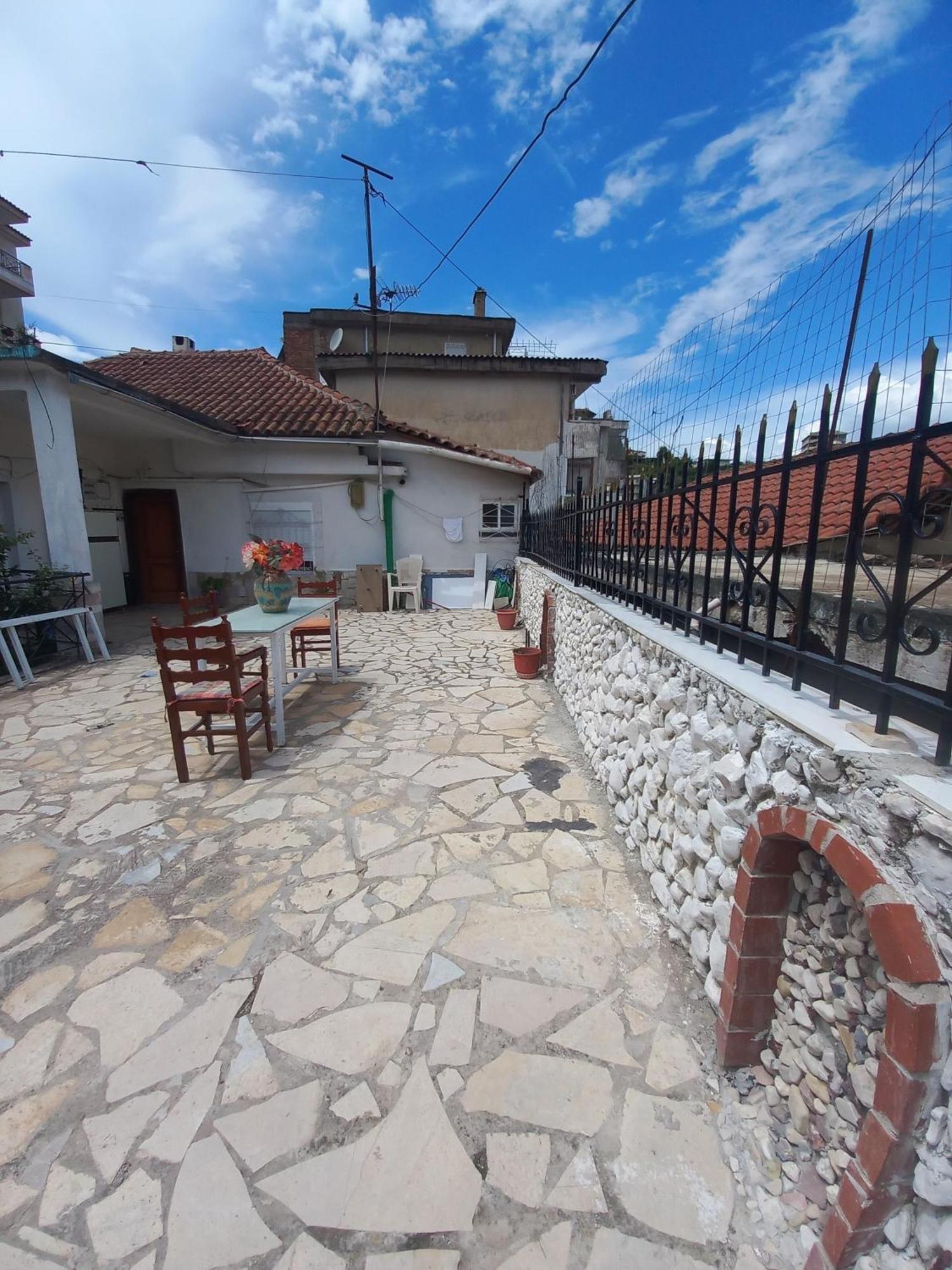 Aleko Guest House Gjirokastër Екстериор снимка