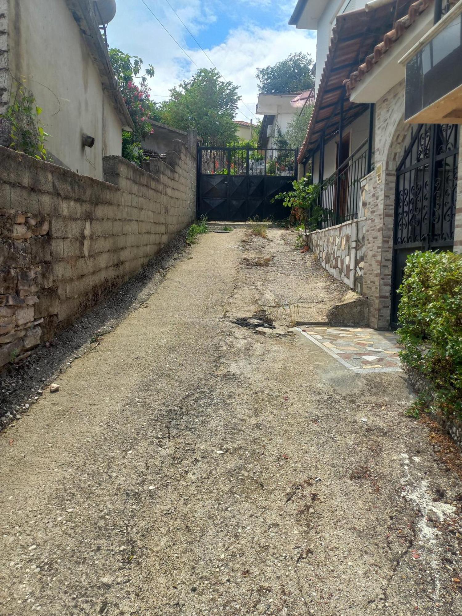Aleko Guest House Gjirokastër Екстериор снимка