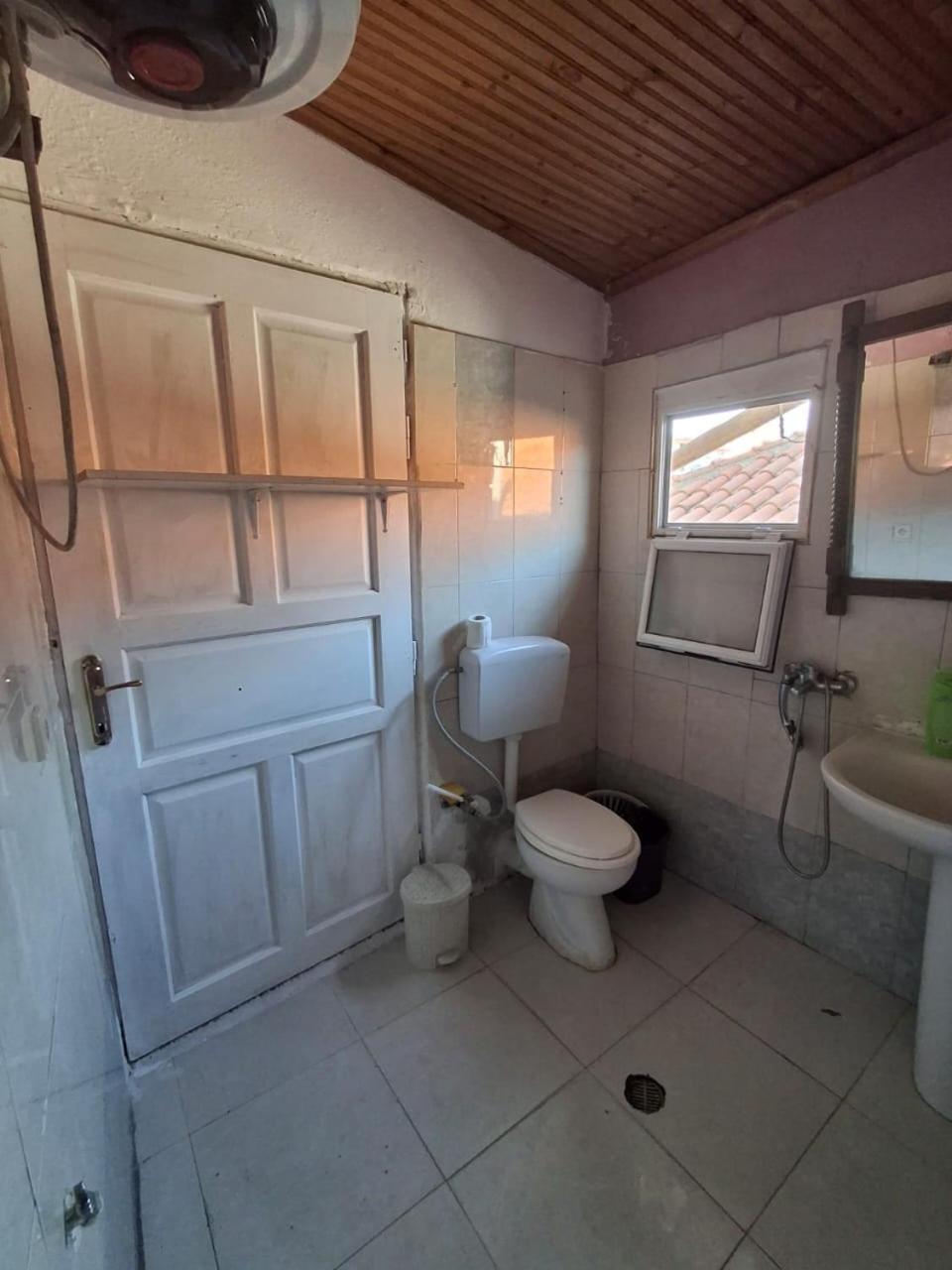 Aleko Guest House Gjirokastër Екстериор снимка